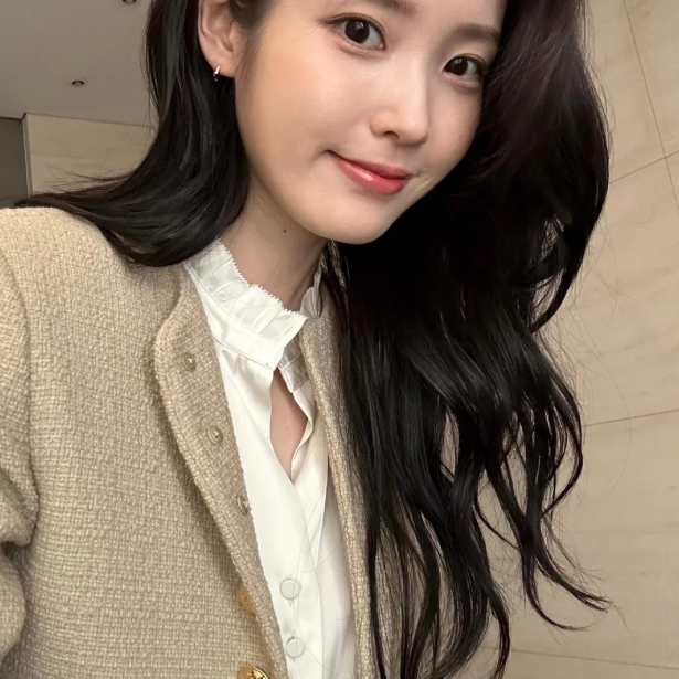 IU 同款！Nili Lotan Patti 夹克