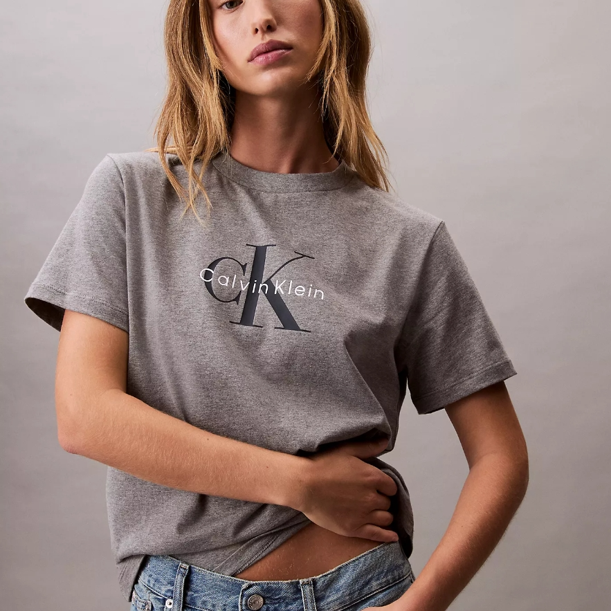 Calvin Klein 经典字幕徽标T恤