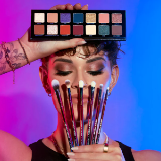 Sigma Beauty：Sigma X Angela Bright 彩妆热卖！购化妆刷等套装送磨砂膏