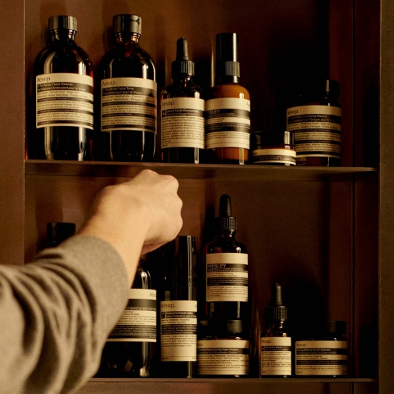 Aesop CA：选购香水、热卖护手霜等
