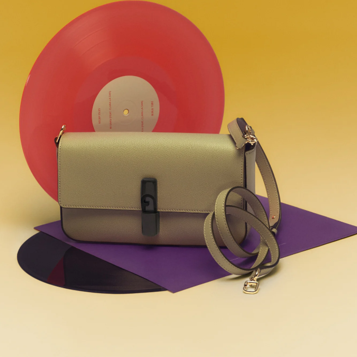 Furla UK：春夏包袋上新 选购 鼠尾草色斜挎包