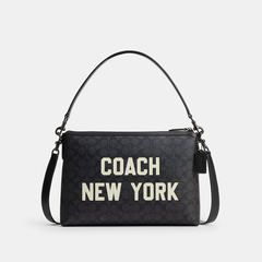 COACH 蔻驰老花斜挎包