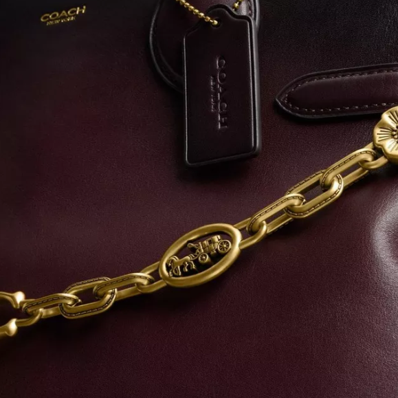Coach 加拿大官网：蔻驰夏促开启！入手美裙、包袋、配饰等