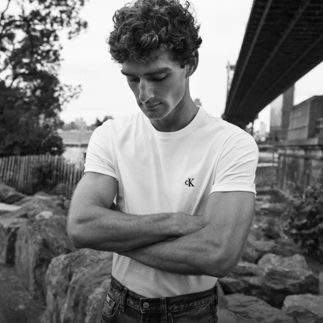 Calvin Klein：全场服饰低至3折 内衣7折