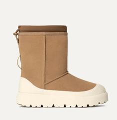 UGG All Gender Classic Short Weather Hybrid 雪地靴
