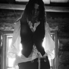 Ann Demeulemeester：25秋冬系列上新！Bereta 羊毛背心$1910