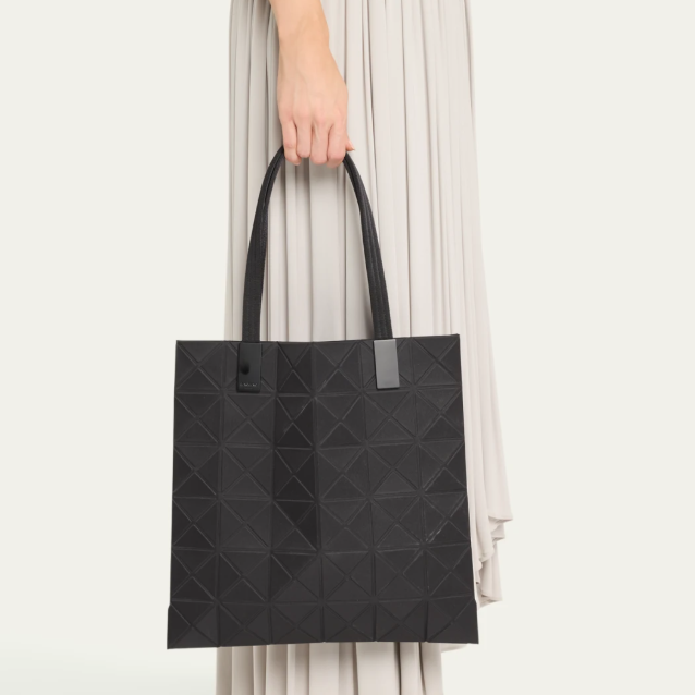 Bergdorf Goodman：三宅一生 经典包包专场 菱格单肩包$300+