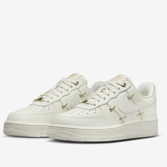 泫雅同款！Nike Air Force 1 '07 LX 空军4小银钩