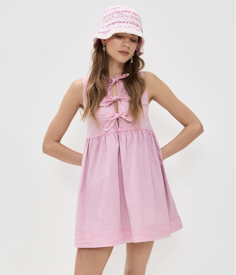 Ganni 粉色连衣裙