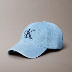 Calvin Klein 徽标牛仔棒球帽