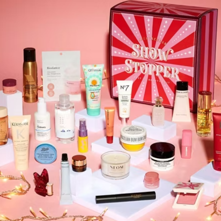 Boots Showstopper 美妆礼盒 内含16件正装