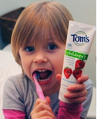 Tom's of Maine 儿童天然草莓味无氟牙膏3支装 $10.17（约63元）