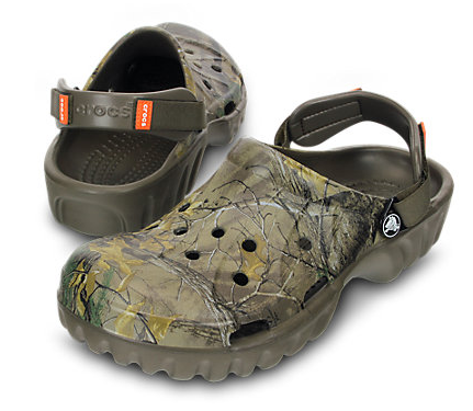  Crocs：Realtree Xtra Clog 男式树枝迷彩洞洞鞋特卖 $24.99