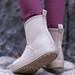 【英亚直邮】Crocs 卡骆驰 女款暖绒雪地棉靴 £8.85（约85元）