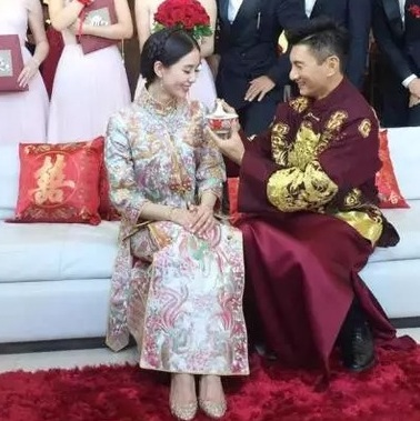 刘诗诗大婚婚鞋Jimmy Choo 同款水钻尖头鞋新会员9折 $592(约3848元）