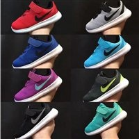 17年夏新品：Nike 耐克轻量 Free RN 新款童鞋 多色 低至3710日元（约223元）