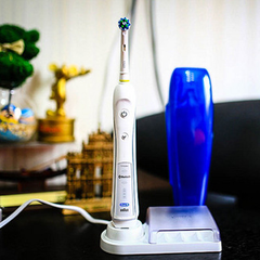 Oral-B PRO 5000 蓝牙版智能电动牙刷