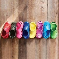 【儿童鞋款全线上新！】6pm 官网：精选 Crocs 洞洞鞋 低至2.3折