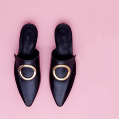 Net-A-Porter UK：小众品牌 Neous “圆环”扣穆勒鞋 上新！