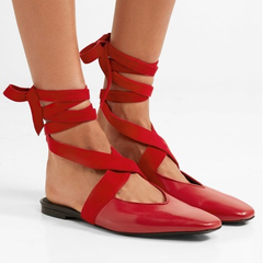 新款！超惊艳！J.W.Anderson 绑带红色芭蕾鞋 £540（约4666元）