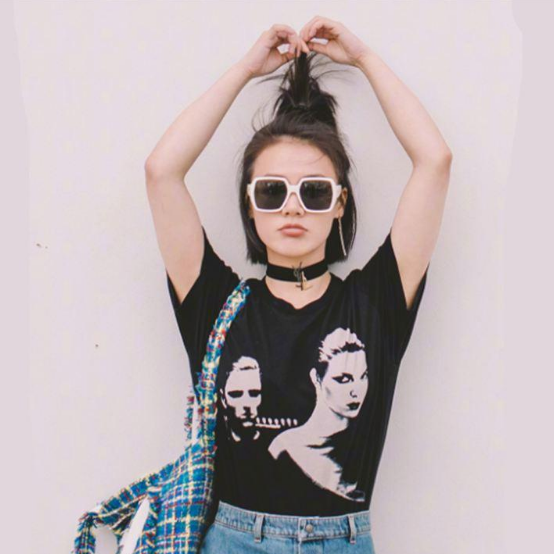 Choker热潮还没过~宋茜、马思纯同款 Saint Laurent “YSL” logo Choker