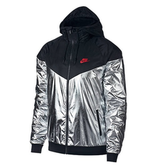 *都的暴雨天需要一件 Nike 耐克 2017 Windrunner 防风夹克 $100（约724元）
