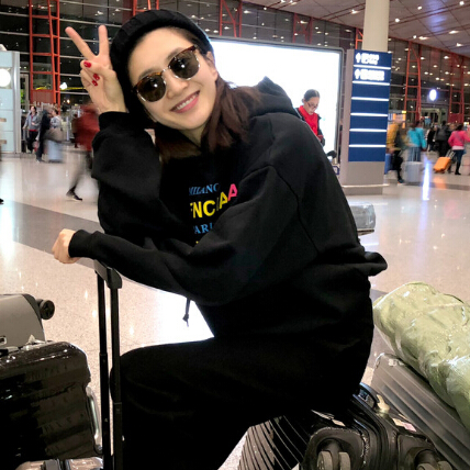 江疏影同款不同色 BALENCIAGA Hoodie 女款logo印花卫衣