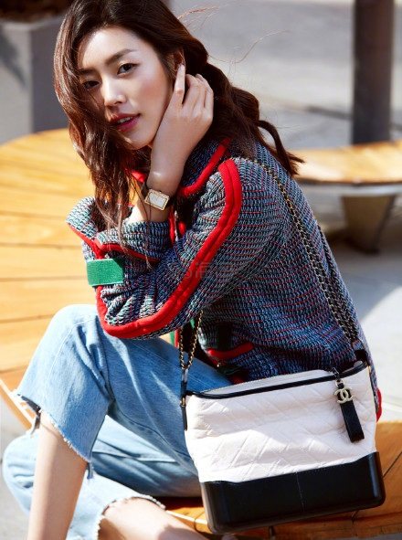 大表姐刘雯同款！CHANEL “GABRIELLE” 流浪汉包 $3600（约25331元）