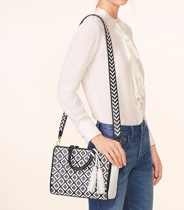 【3.6折 仅剩2只！】Tory Burch 汤丽柏琦 ROBINSON 编织纹皮革小号托特包 $209（约1514元）