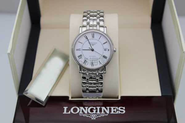 Longines浪琴 Presence瑰丽系列  瑞士男款自动机械腕表L4.821.4.11.6 9（约5535元）