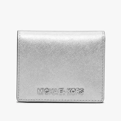 额外8折不可错过的小物件！Michael Kors “Jet Set Tr*el” 金属十字纹皮钱包 $32.64（约236元）
