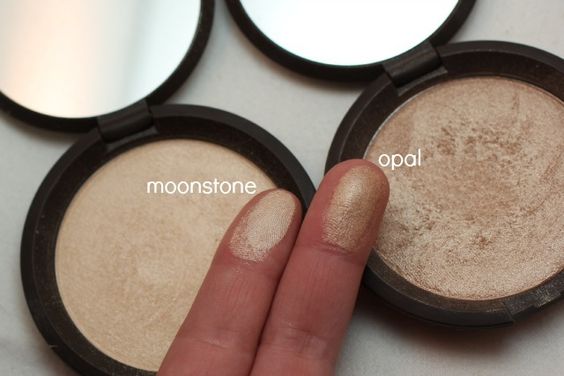 BECCA Shimmering 高光粉饼 *stone A（约261元）