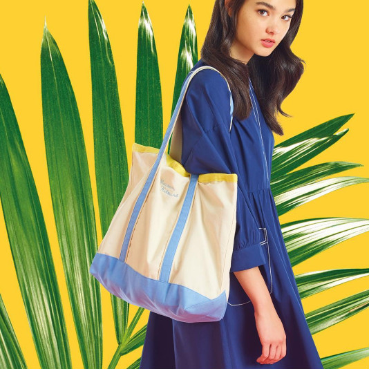 彰显品位的平价单品！Maison Kitsune 拼色印花帆布袋 （约297元）