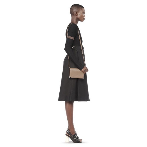 Alexander Wang 亚历山大王 信封包斜挎包 $170（约1231元）