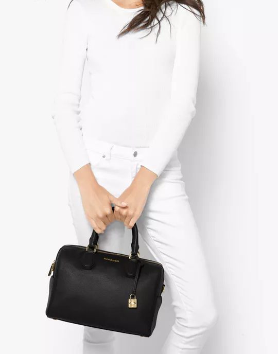 超低价 Michael Kors 中号 Mercer 荔枝纹皮水桶包 全黑 1.75（约809元）