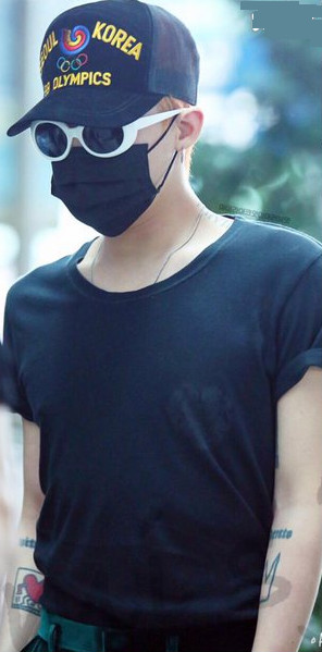 【宇博 Chiara Ferragni、GD、周扬青同款】Acne Studios “Mustang”墨镜 0