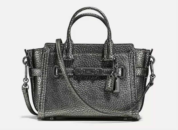 直降COACH 迷你 Swagger 15 斜挎包 两色可选 5（约905元）