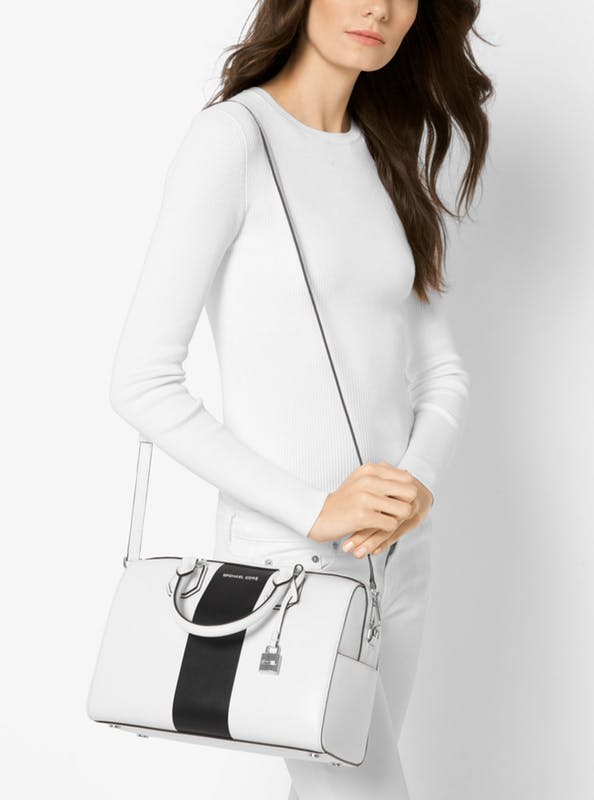 Michael Kors Mercer 全粒面*波士顿手提 3（约891元）