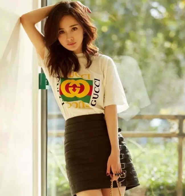 除了被明星穿烂大街的 Gucci，新一季 还有哪些 Slogan T 值得入手？
