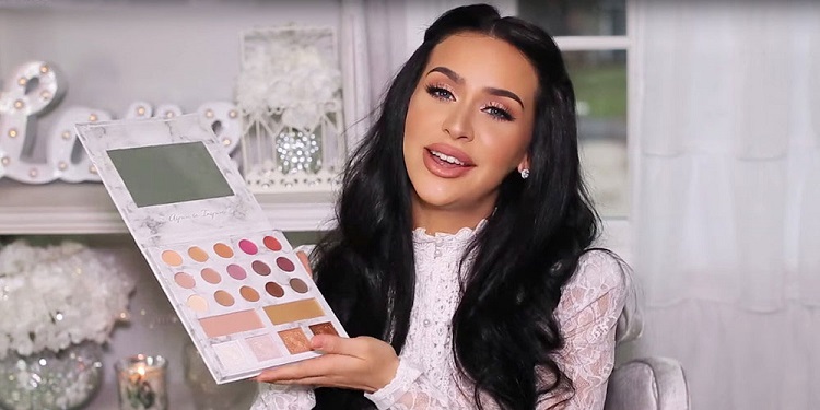BH Cosmetics × Carli Bybel 合作款21色高光眼影盘 .5（约163元）