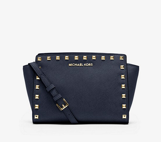 【不败经典款！】MICHAEL KORS 中号 Selma 铆钉斜挎包 $130（约942元）