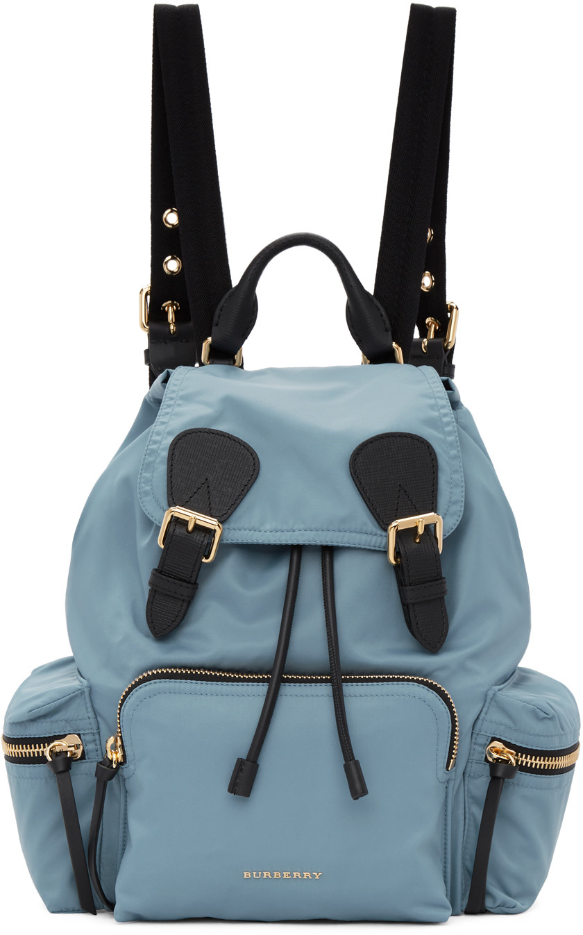 【明星同款】周冬雨同款 Burberry Blue Medium Nylon Rucksack 蓝色尼龙背包 50（约8882元）