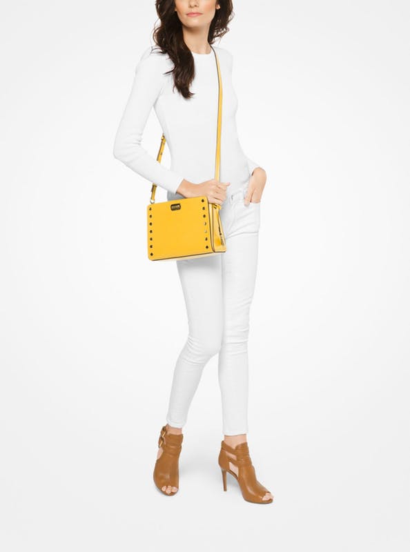 老用户想要8折看这里 Michael Kors Sylvie 铆钉装饰邮差包 3.44（约967元）