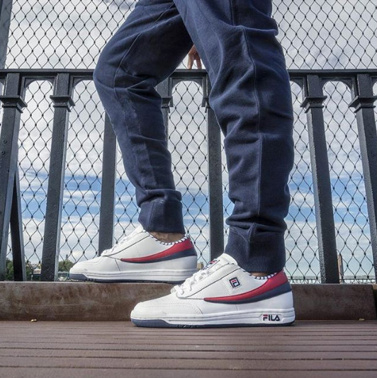 *近有点火的 Fila 男款“T1-Mid”运动休闲鞋