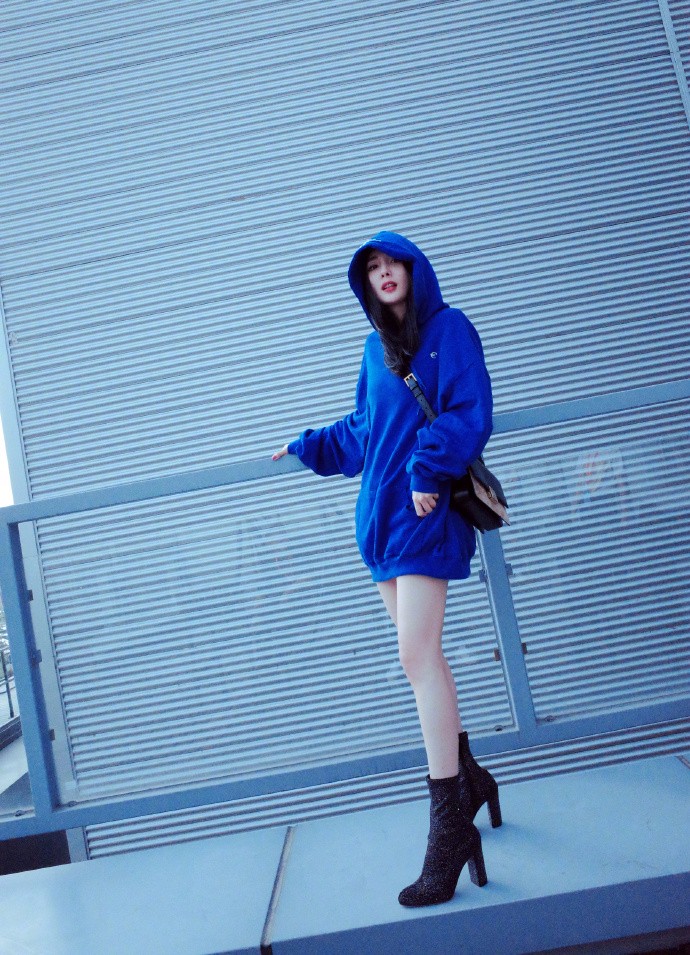 杨幂同款 Vetements  Blue Oversized Europa Hoodie 蓝色卫衣