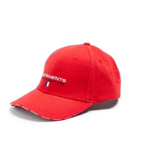 VETEMENTS Logo-embroidered canvas cap 红色棒球帽,海淘返利优惠-55海淘