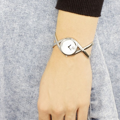 【2018黑五】超低价！Calvin Klein 卡尔文·克雷恩 Enlace 系列 银色圆形表盘造型感女士时尚腕表 K2L24120