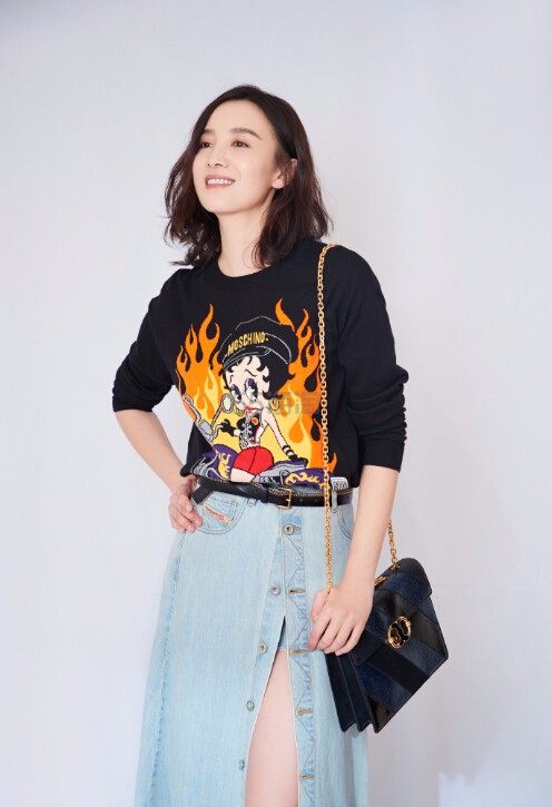 宋佳、刘雯同款 MOSCHINO Betty Boop骑士套头衫 