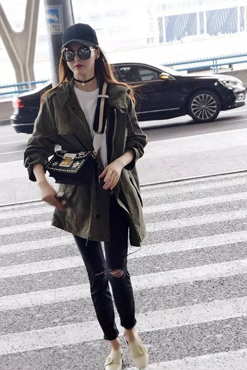 唐嫣同款！Bally Grimoire 限量版高山花卉包袋