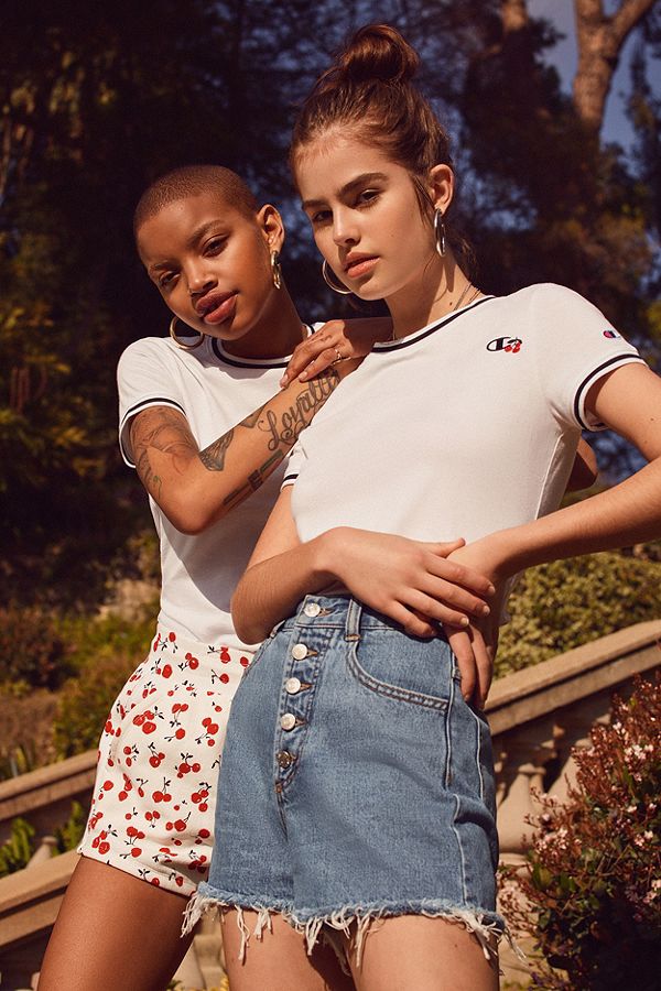 UO 独家款！Champion + HVN 可爱樱桃针织T恤